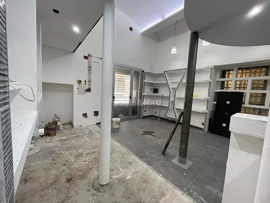 Immagine 6 di Locale commerciale in affitto  in Via Fulvio Renella a Caserta