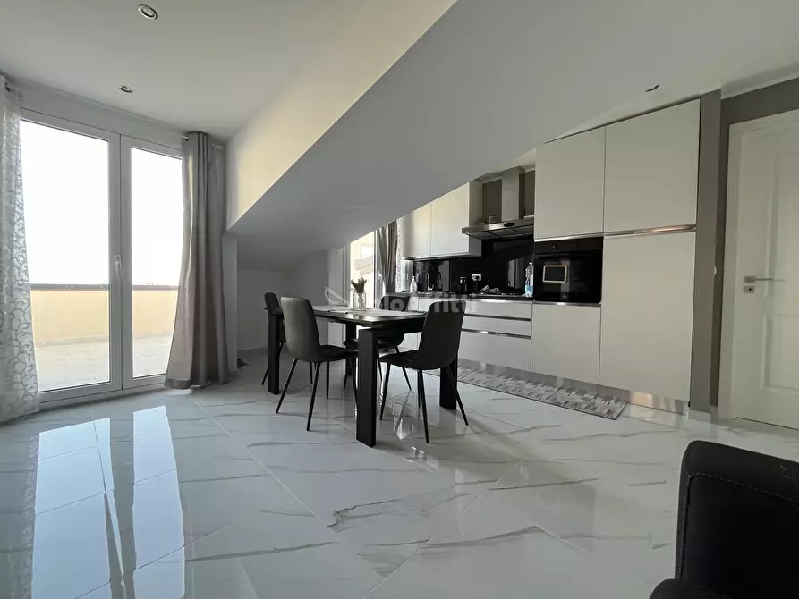 Immagine 7 di Attico in affitto  a Catanzaro