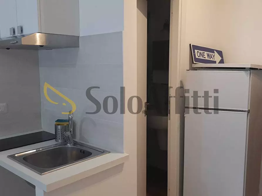 Immagine 10 di Monolocale in affitto  in Via dei Due Ponti 237A a Roma