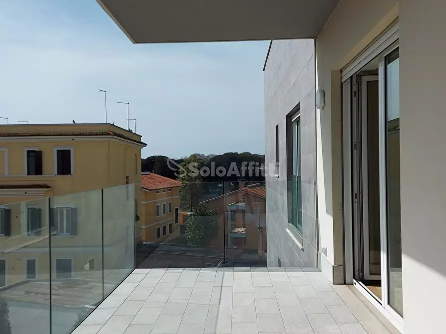 Immagine 22 di Trilocale in affitto  in Via del Castello a Roma