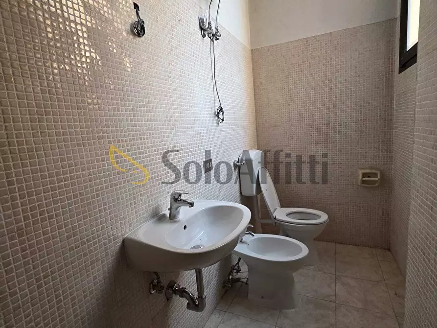 Immagine 12 di Locale commerciale in affitto  in Via Nino Tavoni a Vignola