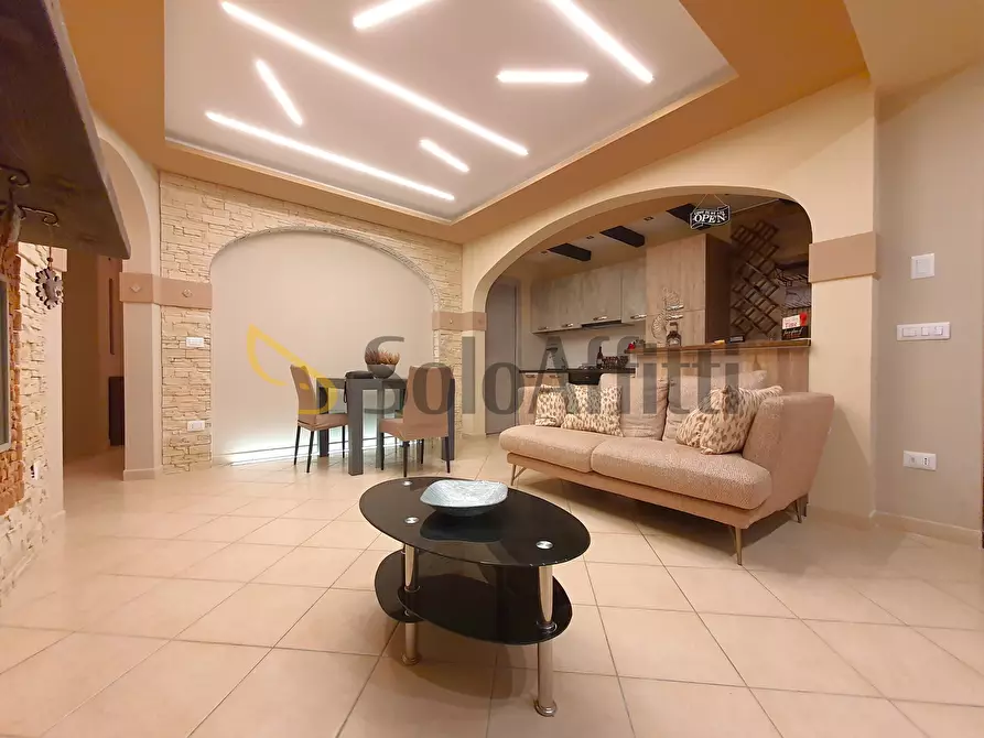 Immagine 2 di Trilocale in affitto  in Viale Fiume Mesima 39 a Catanzaro