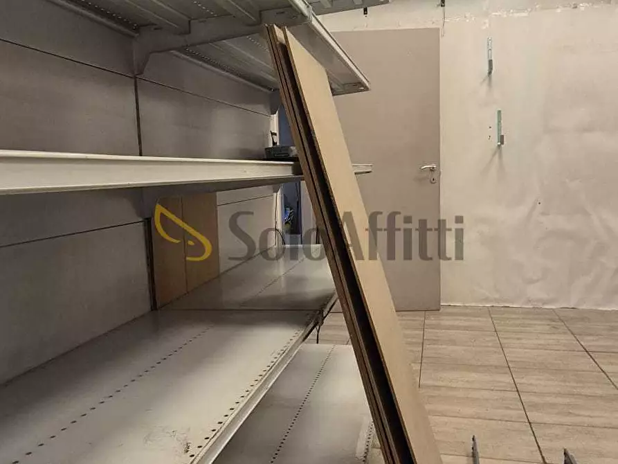 Immagine 28 di Locale commerciale in affitto  in Via Luigi Cibrario 46 bis/A a Torino