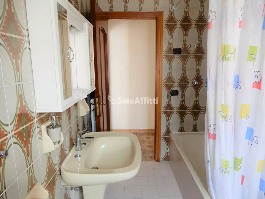 Immagine 10 di Stanza singola in affitto  a Catanzaro