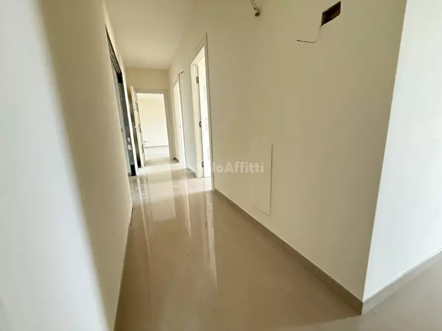 Immagine 15 di Ufficio in affitto  in Via Forche Caudine a Maddaloni