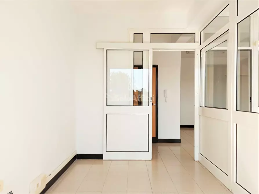 Immagine 14 di Ufficio in affitto  in Via Ivo Oliveti a Fiumicino