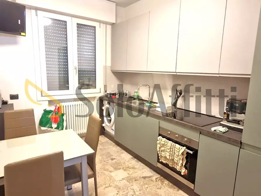 Immagine 4 di Stanza singola in affitto  a Carpi