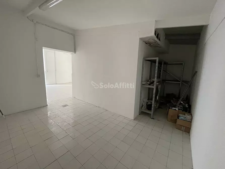 Immagine 5 di Magazzino in affitto  in Corso Trieste 82 a Caserta