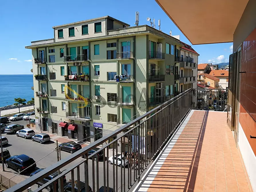 Immagine 1 di Quadrilocale in affitto  a Catanzaro