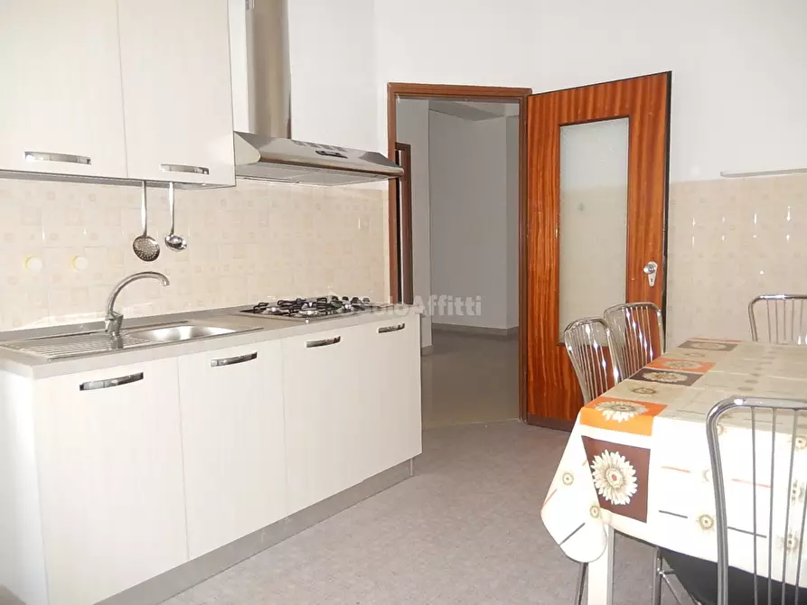 Immagine 10 di Stanza singola in affitto  a Catanzaro