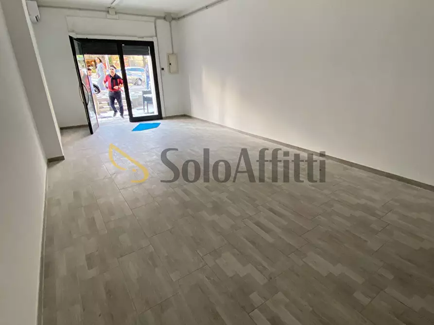 Immagine 6 di Locale commerciale in affitto  a Frosinone