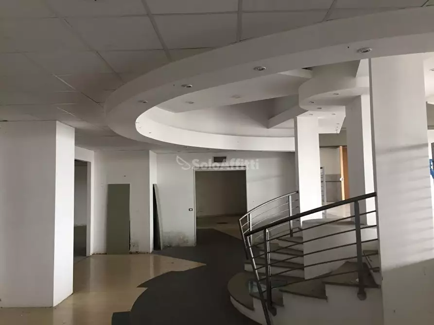 Immagine 9 di Locale commerciale in affitto  in Strada Cambiano 220 a Chieri