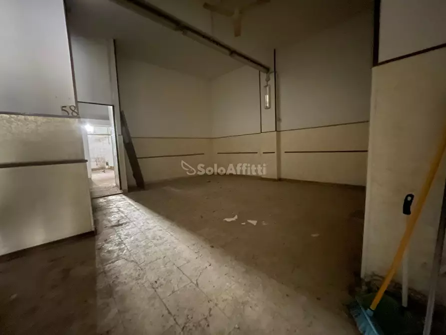 Immagine 19 di Locale commerciale in affitto  in Via A.S. Mazzocchi 2323 a Caserta