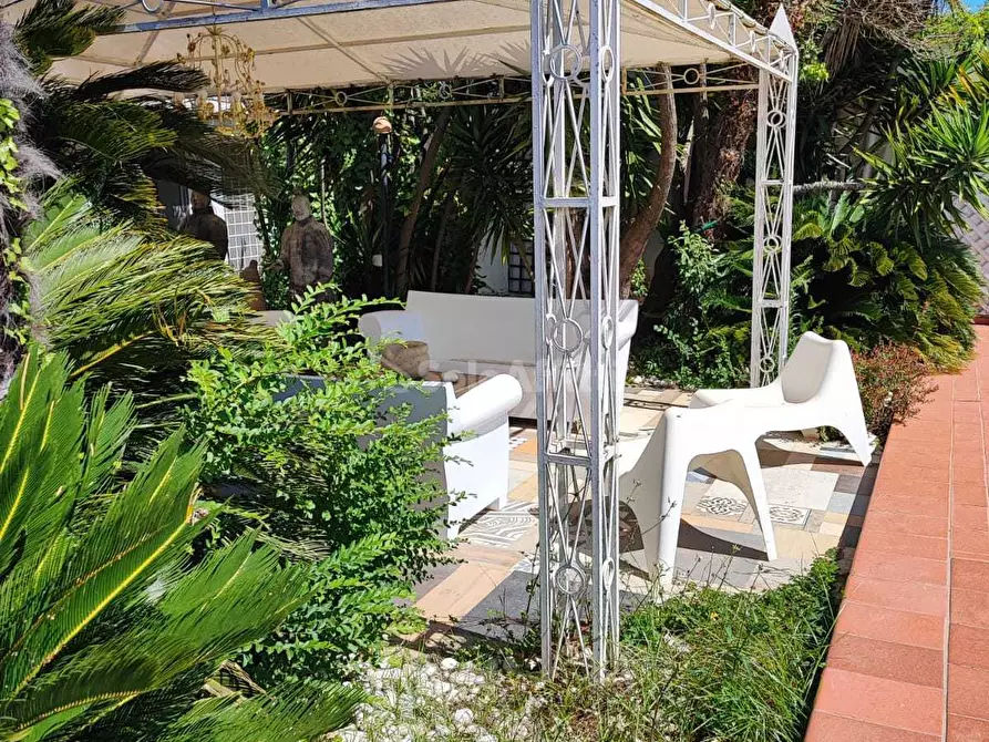 Immagine 13 di Loft/Open space in affitto  a Latina