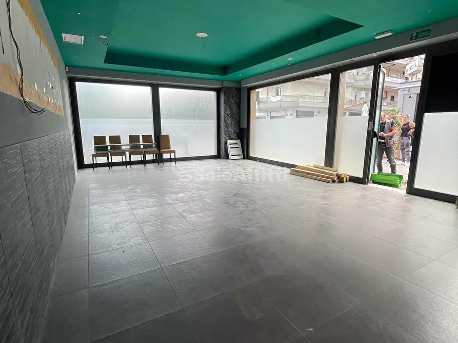 Immagine 2 di Locale commerciale in affitto  a Frosinone