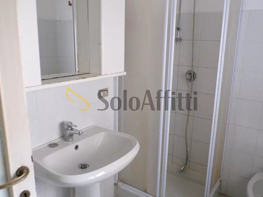 Immagine 10 di Trilocale in affitto  in Vicolo Longobardi 14a a Pavia