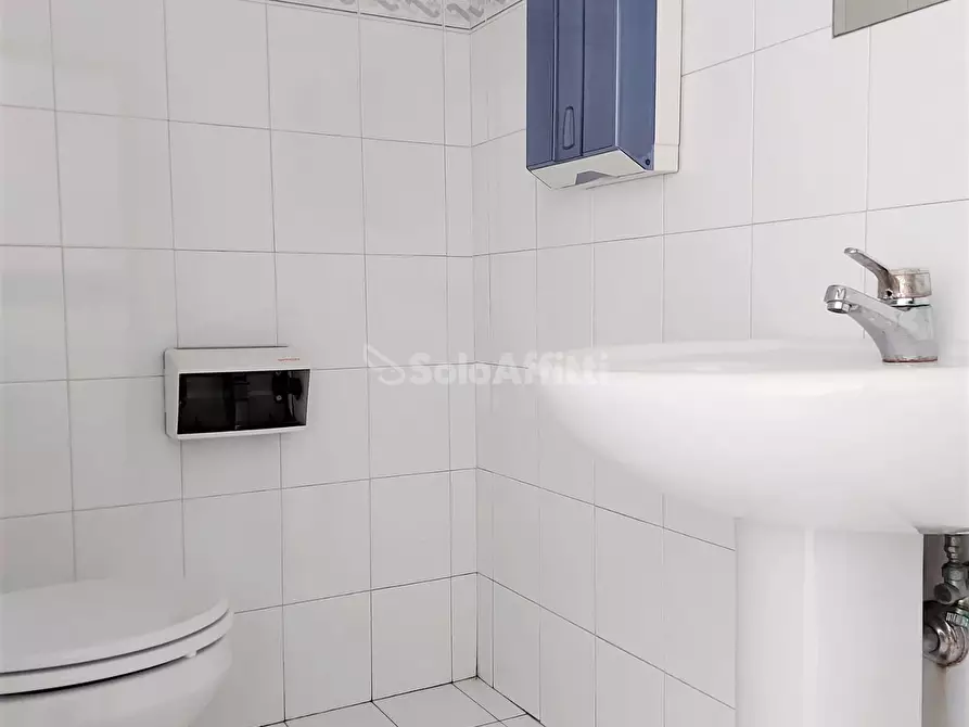 Immagine 21 di Ufficio in affitto  in Via Ivo Oliveti a Fiumicino