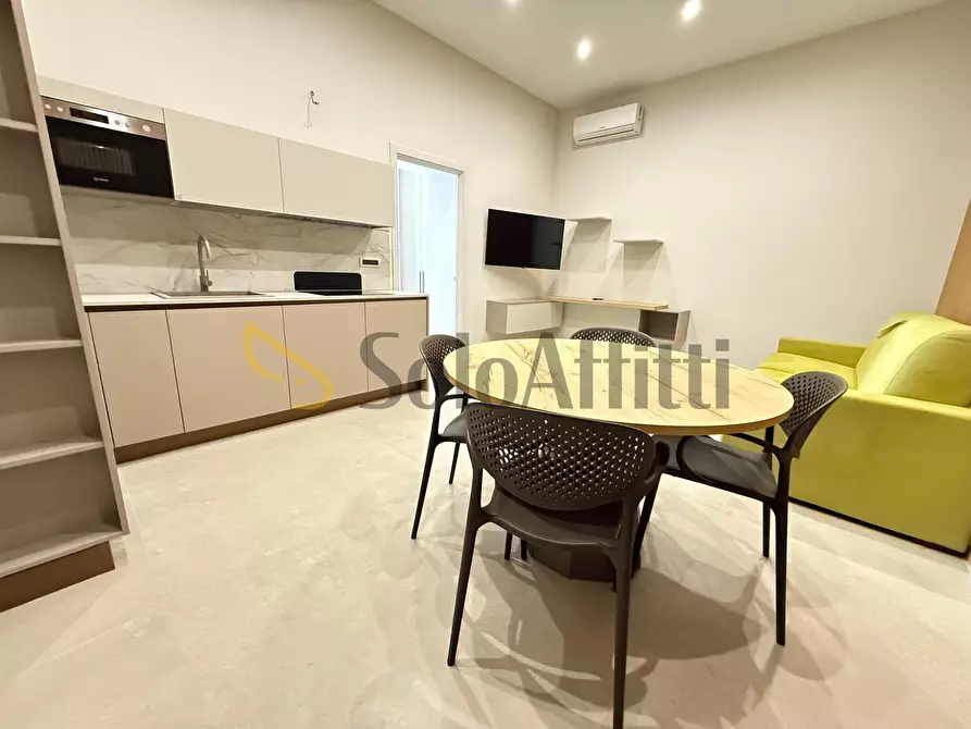 Immagine 32 di Bilocale in affitto  a Caserta