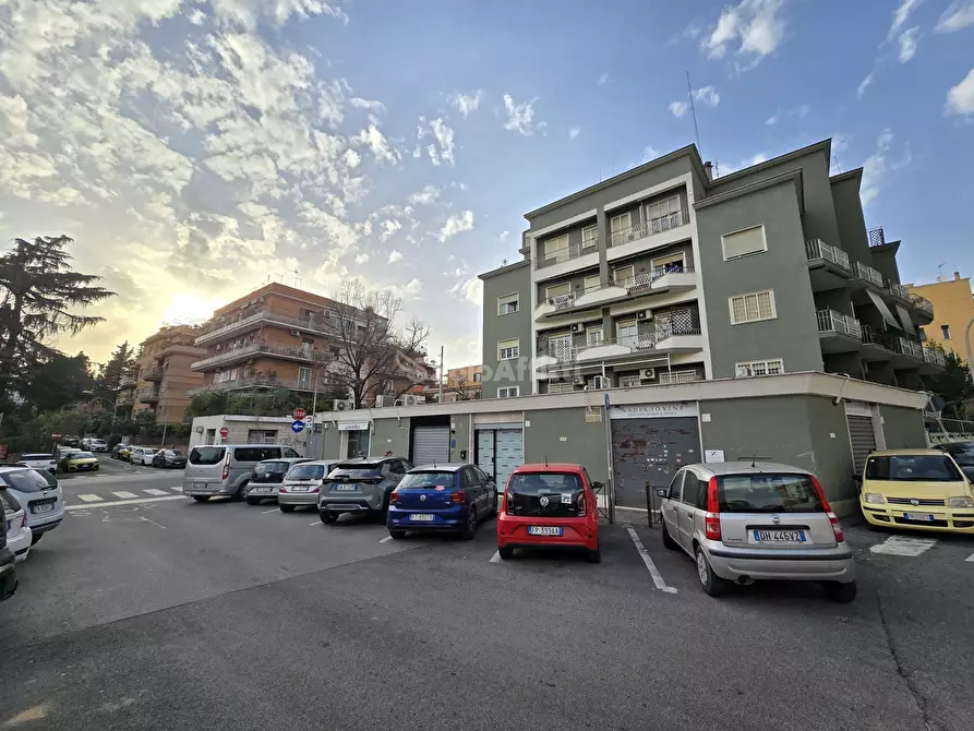Immagine 2 di Locale commerciale in affitto  a Roma