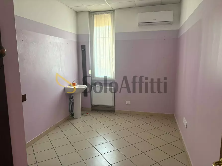 Immagine 7 di Locale commerciale in affitto  in Via Contardo Ferrini 42 a Samarate