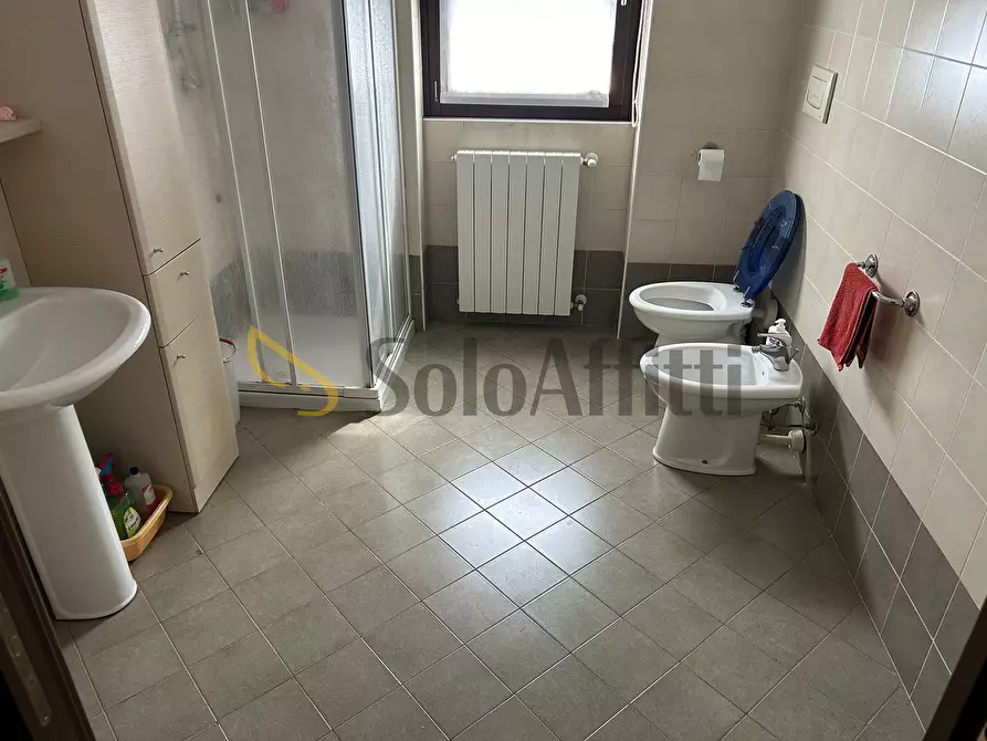 Immagine 4 di Bilocale in affitto  in luigi carcano 160 a Caronno Pertusella