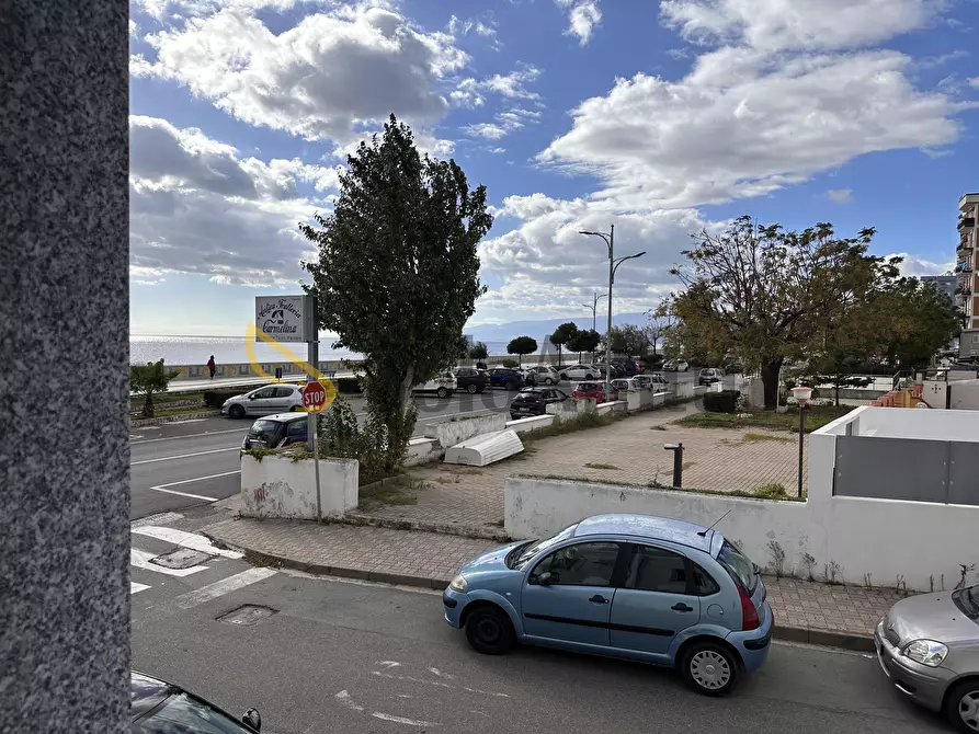 Immagine 5 di Ufficio in affitto  a Catanzaro