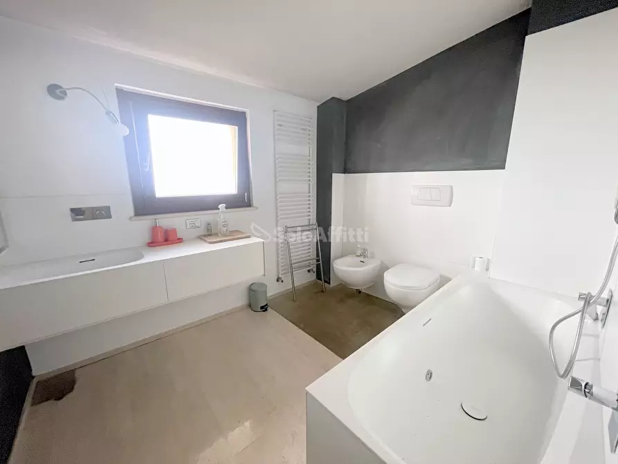 Immagine 6 di Trilocale in affitto  a Numana