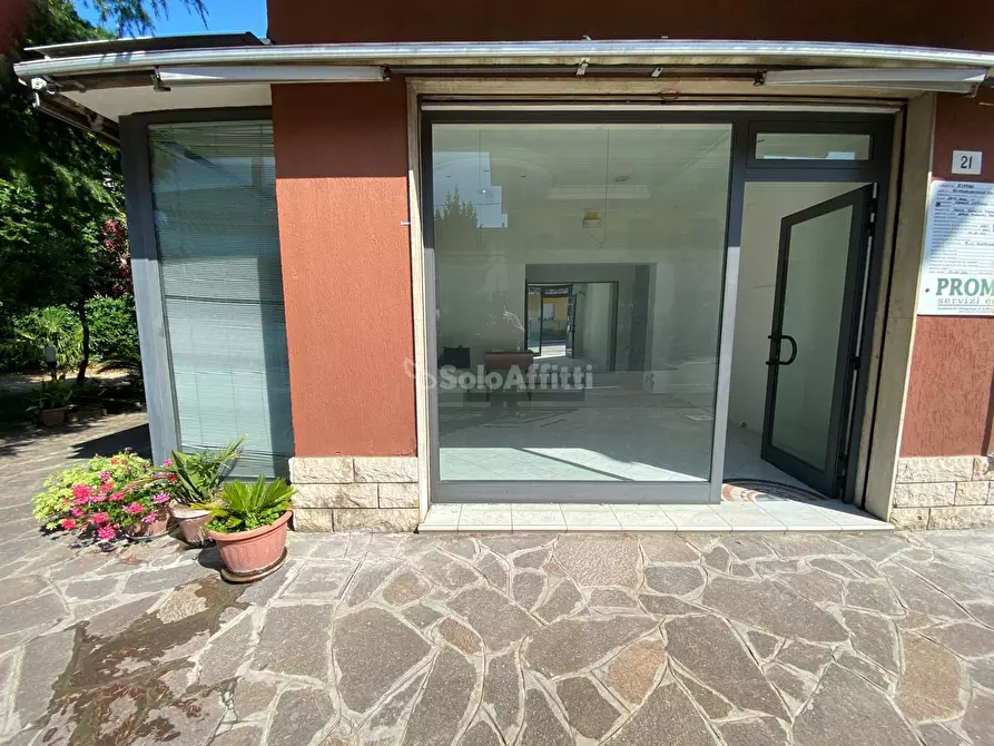 Immagine 12 di Magazzino in affitto  in Via Antonio Guadagnoli 19 a Rimini