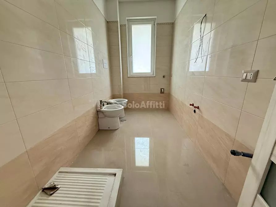 Immagine 14 di Ufficio in affitto  in Via Forche Caudine a Maddaloni