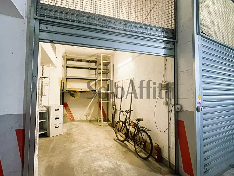 Immagine 3 di Garage in affitto  in via Pietro Mengoli 25 a Roma