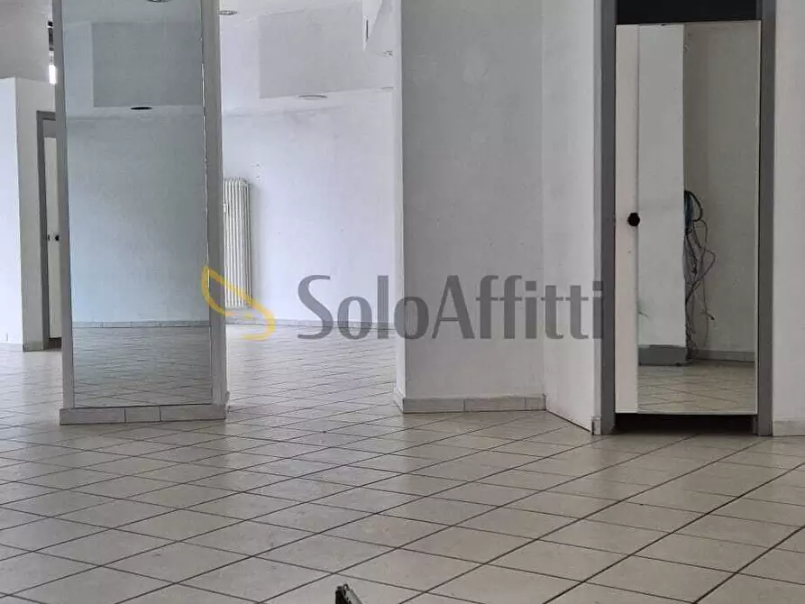 Immagine 23 di Locale commerciale in affitto  in Via Dante Di Nanni 64 a Torino