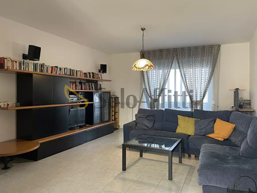 Immagine 6 di Bilocale in affitto  in Viale Giuseppe Borri 57 a Busto Arsizio