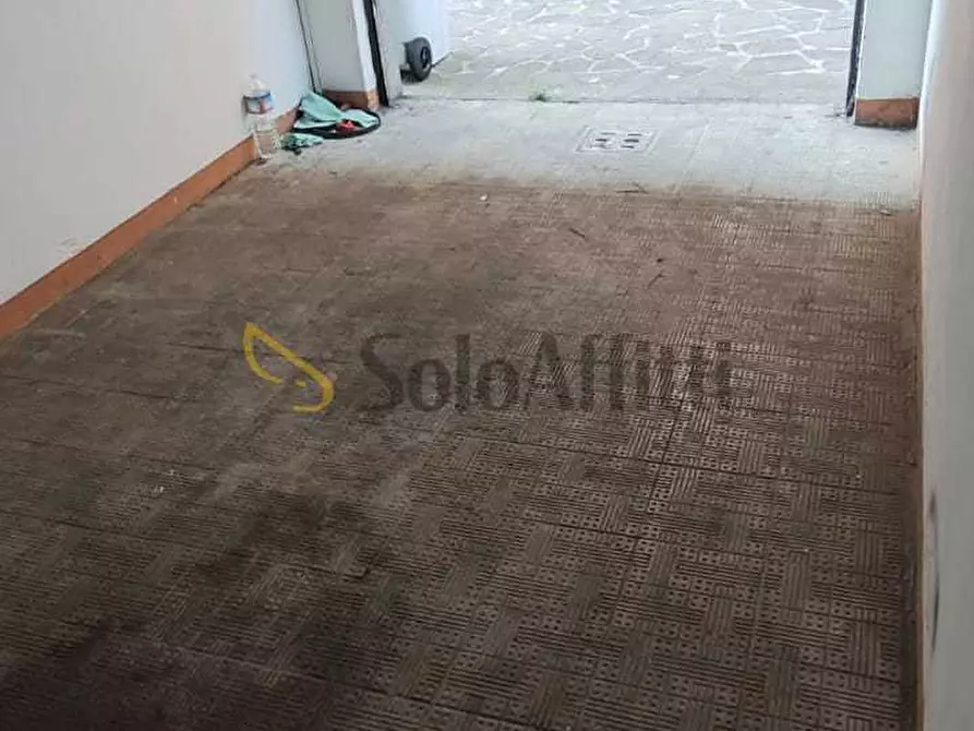 Immagine 8 di Garage in affitto  in Via Fratelli Cervi a Desio