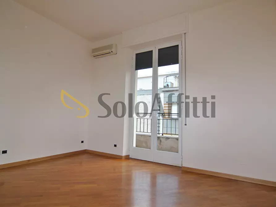 Immagine 8 di Trilocale in affitto  a Livorno