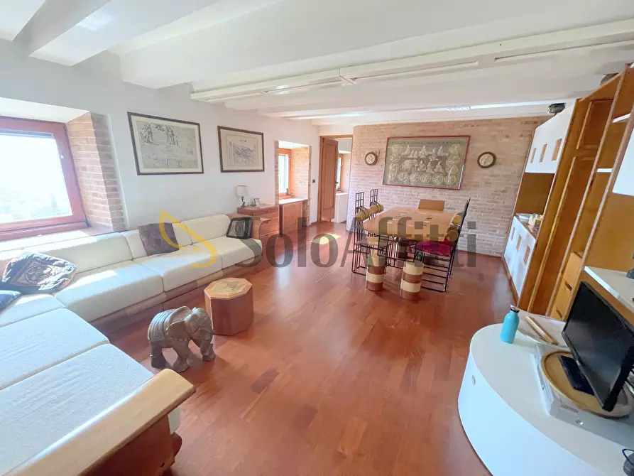 Immagine 3 di Trilocale in affitto  a Osimo