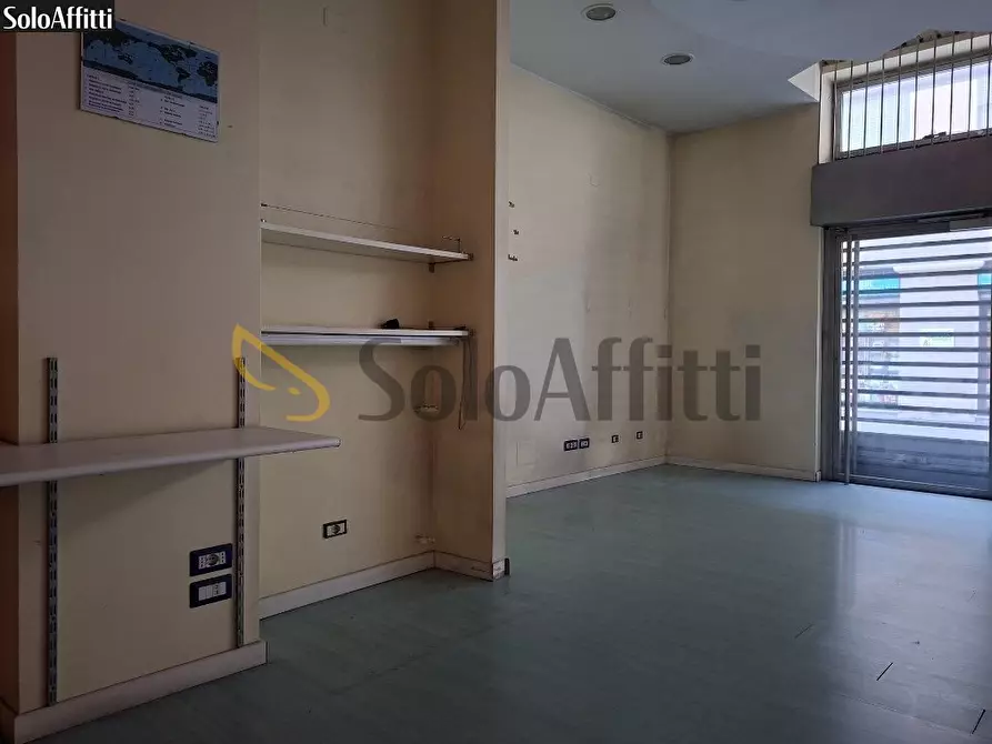 Immagine 20 di Locale commerciale in affitto  in Via Antonio Origo 28 a Lissone