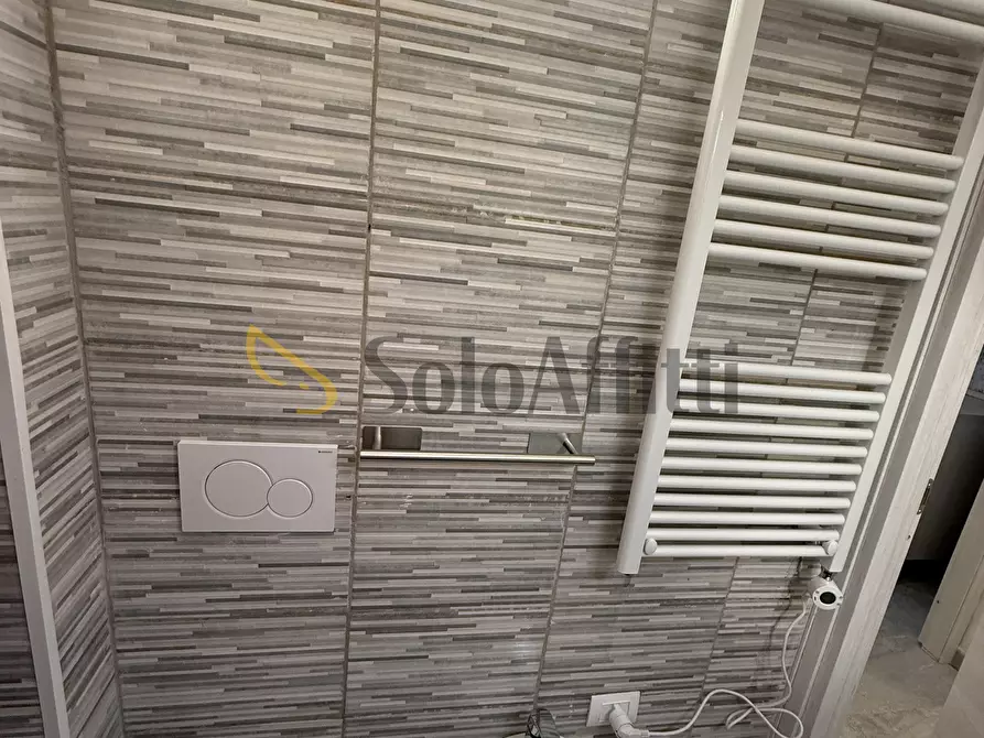 Immagine 16 di Trilocale in affitto  in Via Monte Rosa 18 a Torino