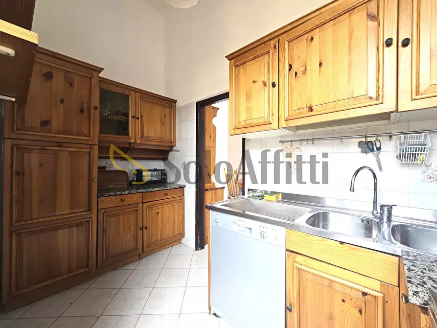 Immagine 18 di Trilocale in affitto  in Piazza di Santa Croce in Gerusalemme 1 a Roma