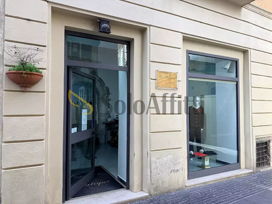 Immagine 1 di Locale commerciale in affitto  in Via Pretoria 117 a Potenza
