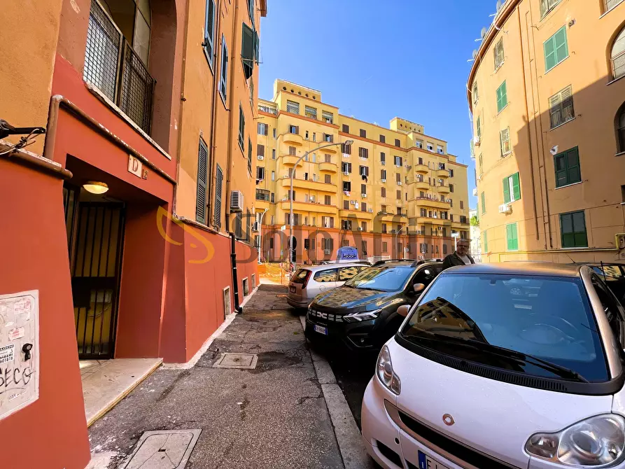 Immagine 16 di Stanza singola in affitto  in via Monte Favino 2 a Roma