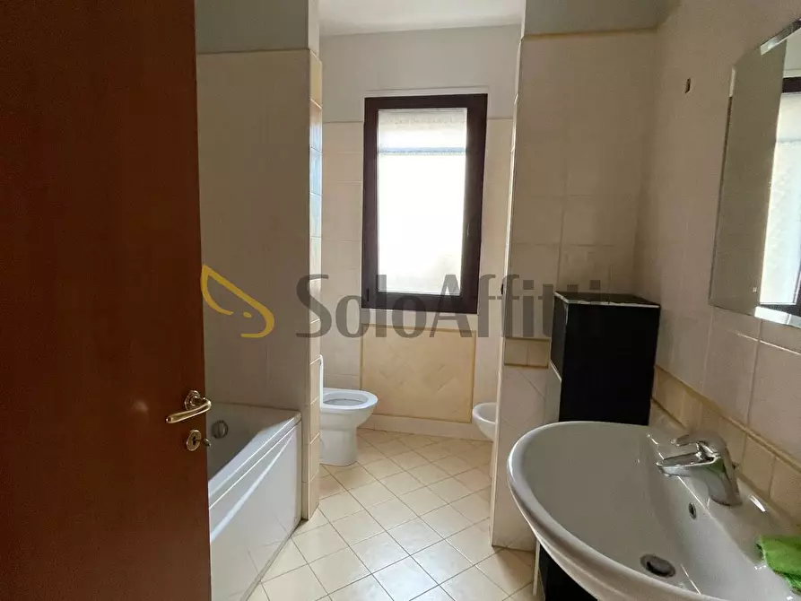 Immagine 19 di Pentalocale in affitto  a Sora