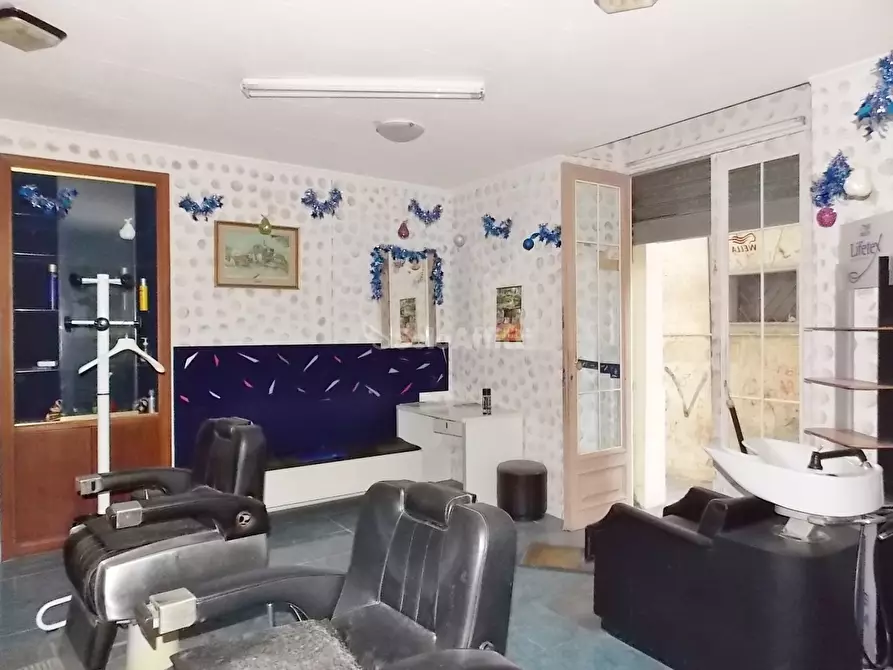 Immagine 4 di Magazzino in affitto  a Catanzaro