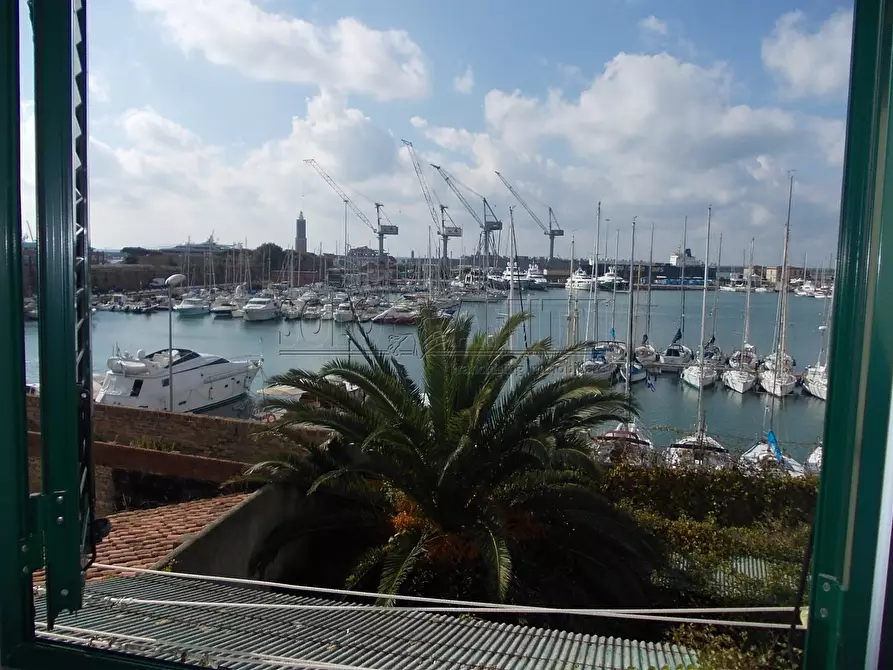 Immagine 1 di Quadrilocale in affitto  in PIAZZA DELL'ARSENALE a Livorno