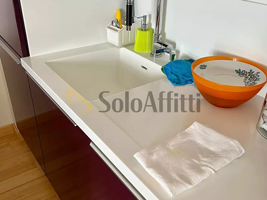 Immagine 16 di Bilocale in affitto  in Via Venarìa 75 a Torino