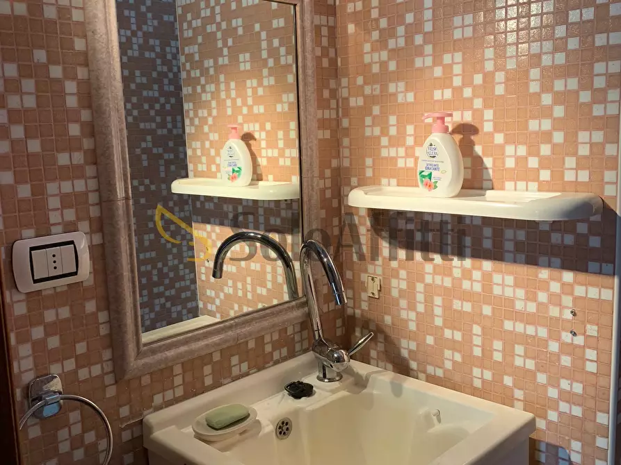 Immagine 12 di Quadrilocale in affitto  a Cagliari