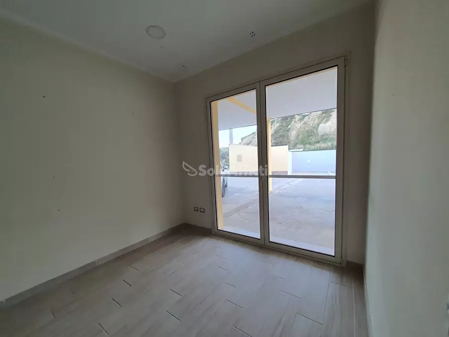 Immagine 5 di Ufficio in affitto  a Borgia