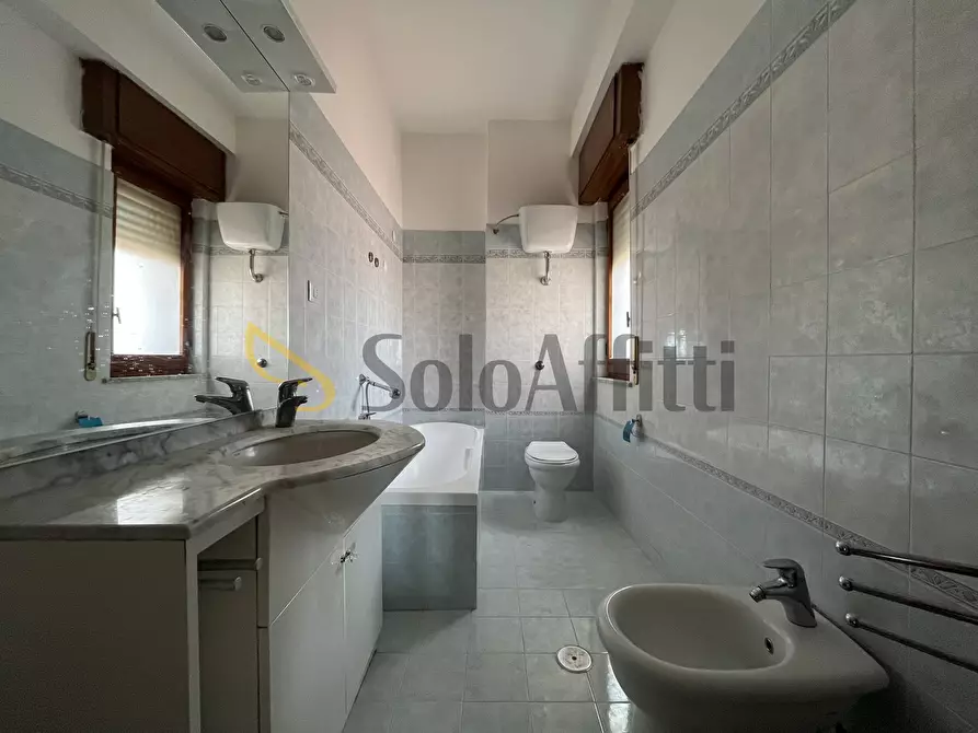 Immagine 15 di Quadrilocale in affitto  a Catanzaro
