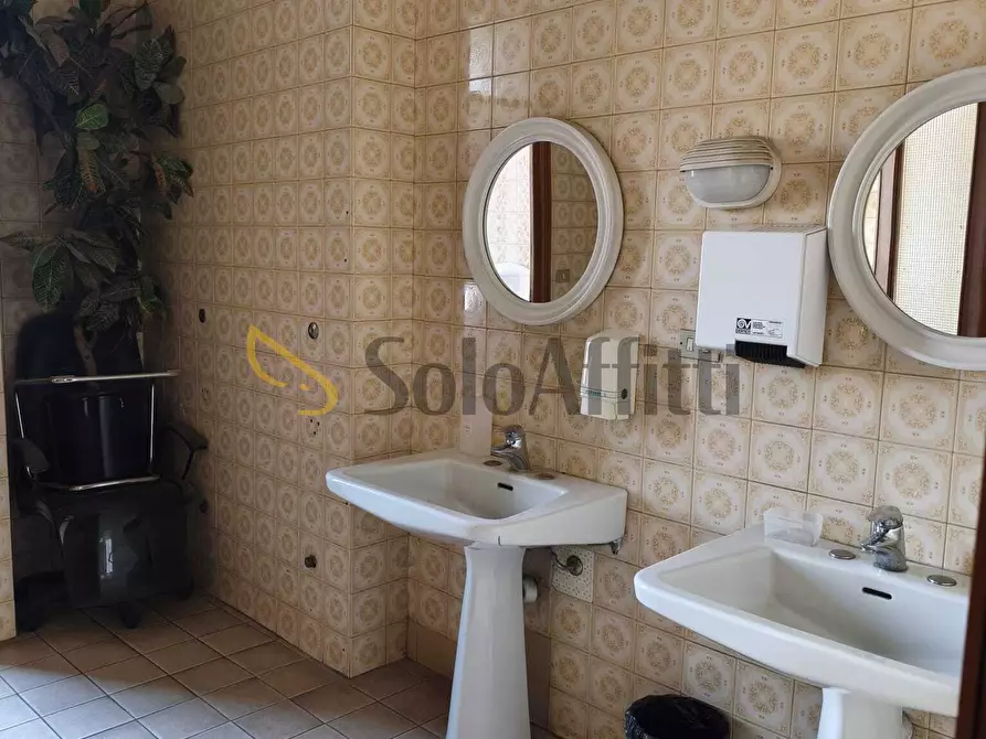 Immagine 9 di Ufficio in affitto  in CORSO TURATI 11/C a Torino