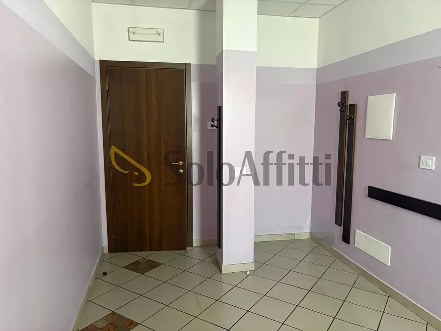 Immagine 6 di Locale commerciale in affitto  in Via Contardo Ferrini 42 a Samarate