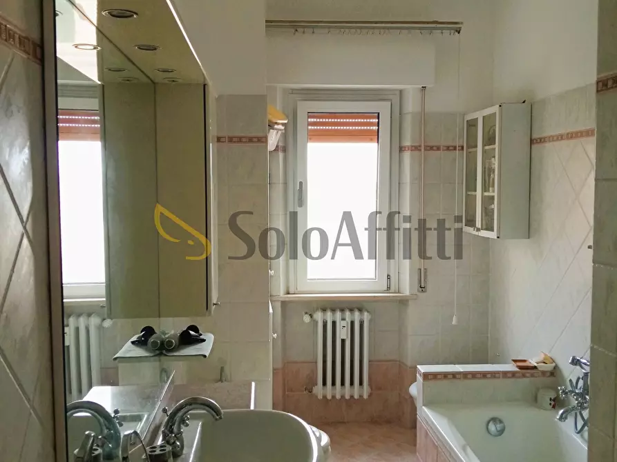 Immagine 8 di Quadrilocale in affitto  a Falconara Marittima